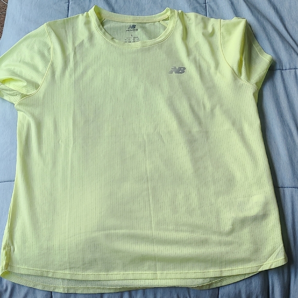 New Balance Womens Top - Picture 1 of 4